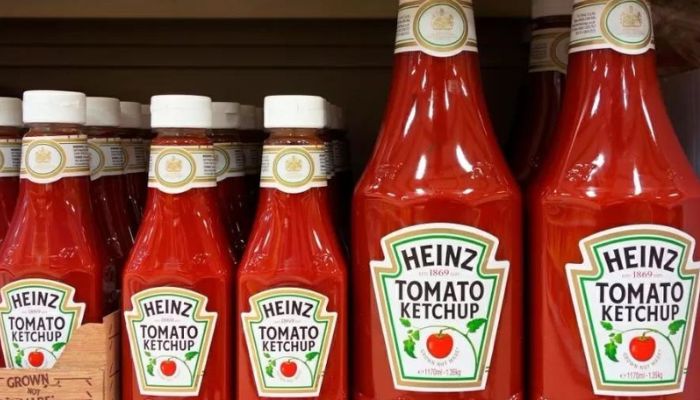 Marca de ketchup Heinz terá de mudar rótulo após a morte da rainha; entenda